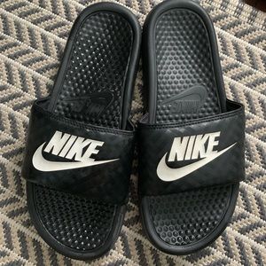 Nike slide in sandals